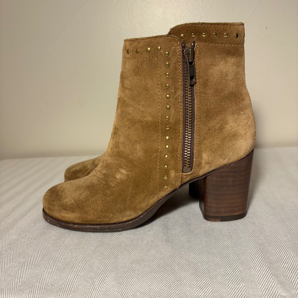 FRYE Brass Studded Suede Ankle Boots Side Zip Block Heel Tan‎ Brown Women SZ 6.5